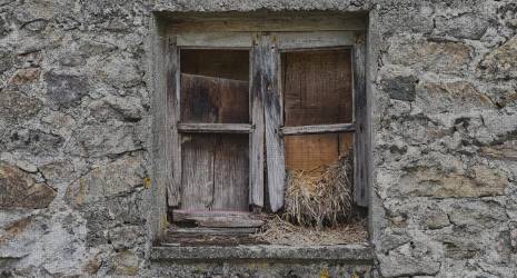 ¿Es posible cambiar las ventanas manuales por eléctricas en un vehículo?