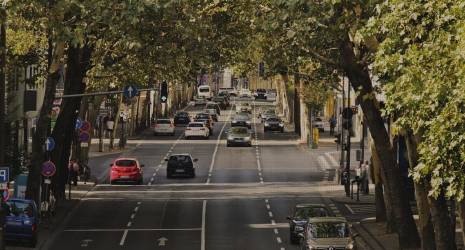 ¿Las alarmas para autos de 12 voltios consumen mucha batería?