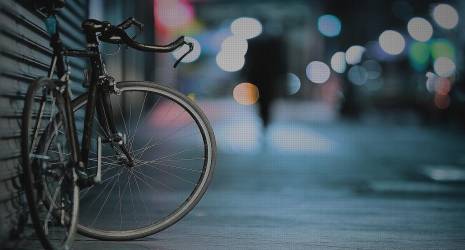 Mejores Luces LED de 12 voltios para iluminar tus rutas en bicicleta